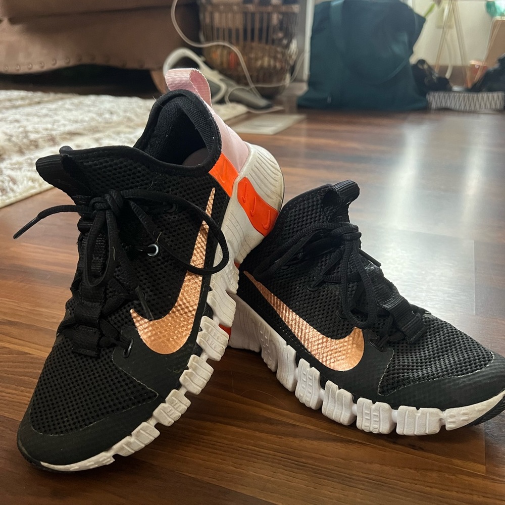 Nike Free Metcon Sneakers